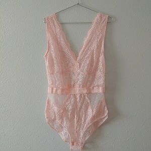♥️Sexy and feminine lace teddy bodysuit